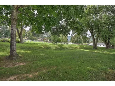 212 Mountain View Hampton Tn 37658, Hampton, TN 37658 photo 34