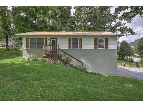 212 Mountain View Hampton Tn 37658, Hampton, TN 37658 photo 3