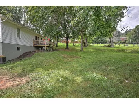212 Mountain View Hampton Tn 37658, Hampton, TN 37658 photo 30