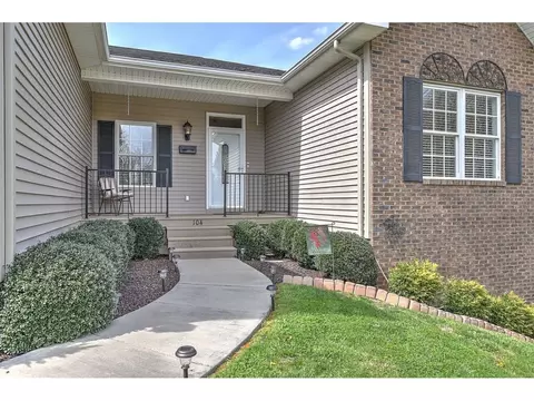 104 Bramm Road Bristol Tn 37620, Bristol, TN 37620 photo 2