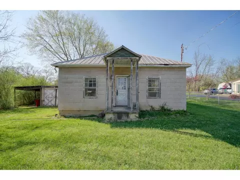 2011 E Unaka Avenue Johnson City Tn 37601, Johnson City, TN 37601 photo 2