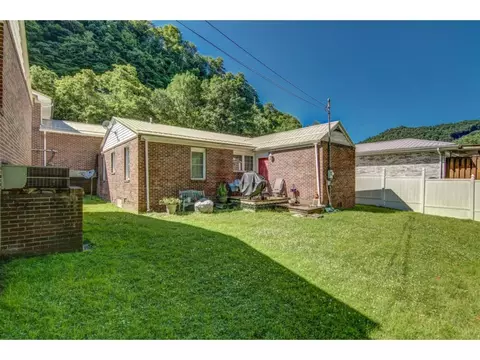 1893 Lovers Gap Road Vansant Va 24656, Vansant, VA 24656 photo 2