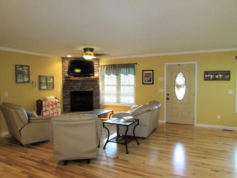 141 Greenbriar Drive Hampton Tn 37658, Hampton, TN 37658 photo 2
