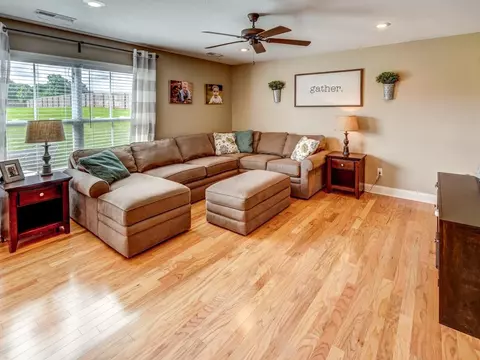 135 Victory Gray Tn 37615, Gray, TN 37615 photo 8