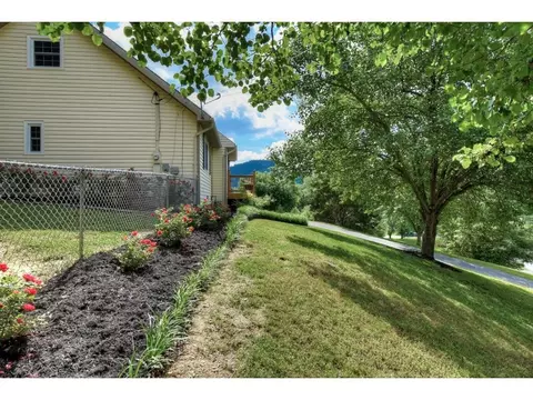 2802 Granbrook Court Johnson City Tn 37601, Johnson City, TN 37601 photo 3