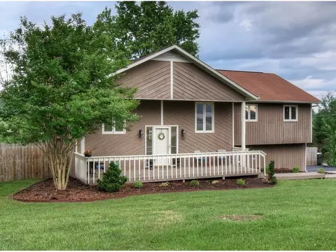 103 Blazerview Road Gray Tn 37615, Gray, TN 37615 photo 2