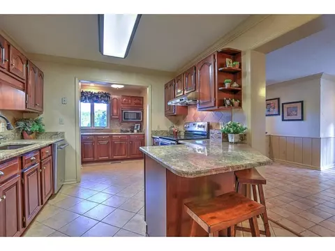 357 Springlake Road Bristol Va 24201, Bristol, VA 24201 photo 10