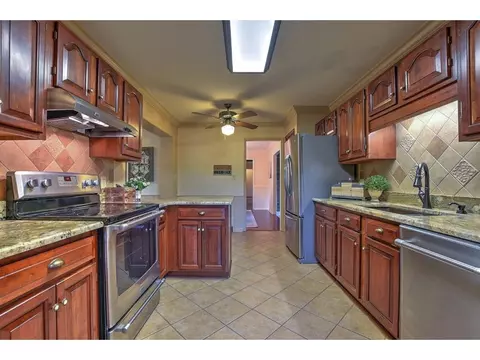 357 Springlake Road Bristol Va 24201, Bristol, VA 24201 photo 9