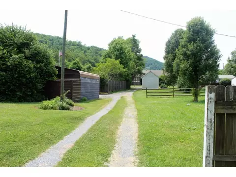 450 Brook Street Damascus Va 24236, Damascus, VA 24236 photo 8