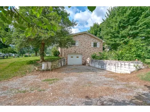 229 Elliott Avenue Erwin Tn 37650, Erwin, TN 37650 photo 4
