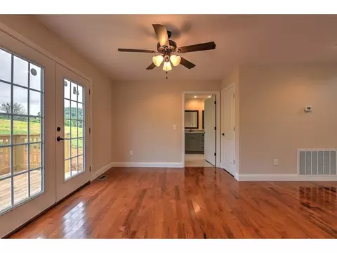 138 Cherry Lane Fall Branch Tn 37656, Fall Branch, TN 37656 photo 8