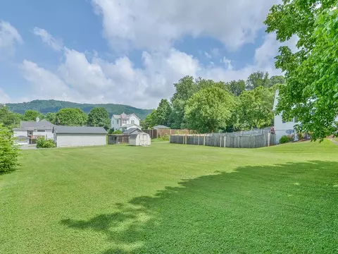 229 New Avenue Erwin Tn 37650, Erwin, TN 37650 photo 4