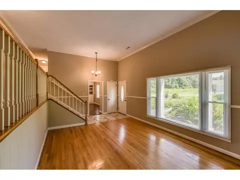 201 Robin Road Bristol Tn 37620, Bristol, TN 37620 photo 4