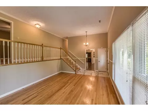 201 Robin Road Bristol Tn 37620, Bristol, TN 37620 photo 3