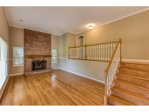 201 Robin Road Bristol Tn 37620, Bristol, TN 37620 photo 2