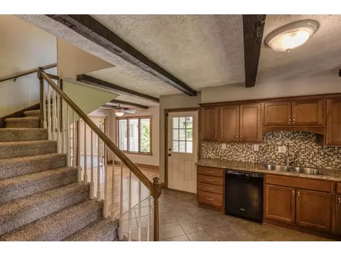 201 Robin Road Bristol Tn 37620, Bristol, TN 37620 photo 7