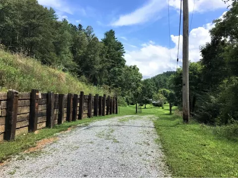 425 Coffee Ridge Road Erwin Tn 37650, Erwin, TN 37650 photo 3