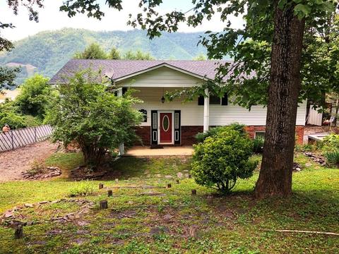 121 Green Street Hampton Tn 37658, Hampton, TN 37658 photo 1