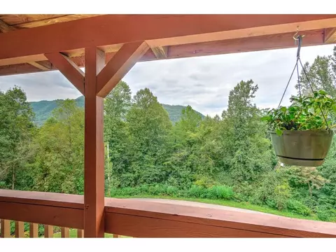 311 Hampton View Drive Hampton Tn 37658, Hampton, TN 37658 photo 15