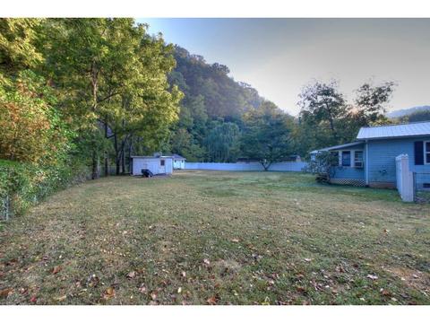 611 Swimming Pool Road Hampton Tn 37658, Hampton, TN 37658 photo 24