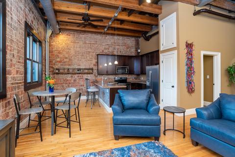 217 Broad St 202 Kingsport Tn 37660 22 Photos Mls 9902451