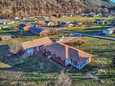 103 Tilson Avenue Hampton Tn 37658, Hampton, TN 37658 photo 4