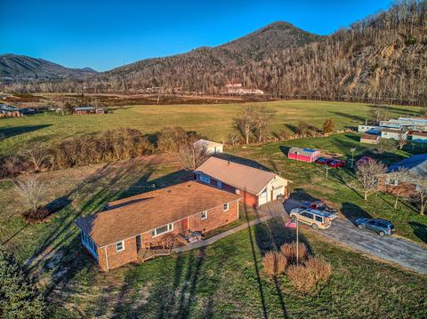 103 Tilson Avenue Hampton Tn 37658, Hampton, TN 37658 photo 3