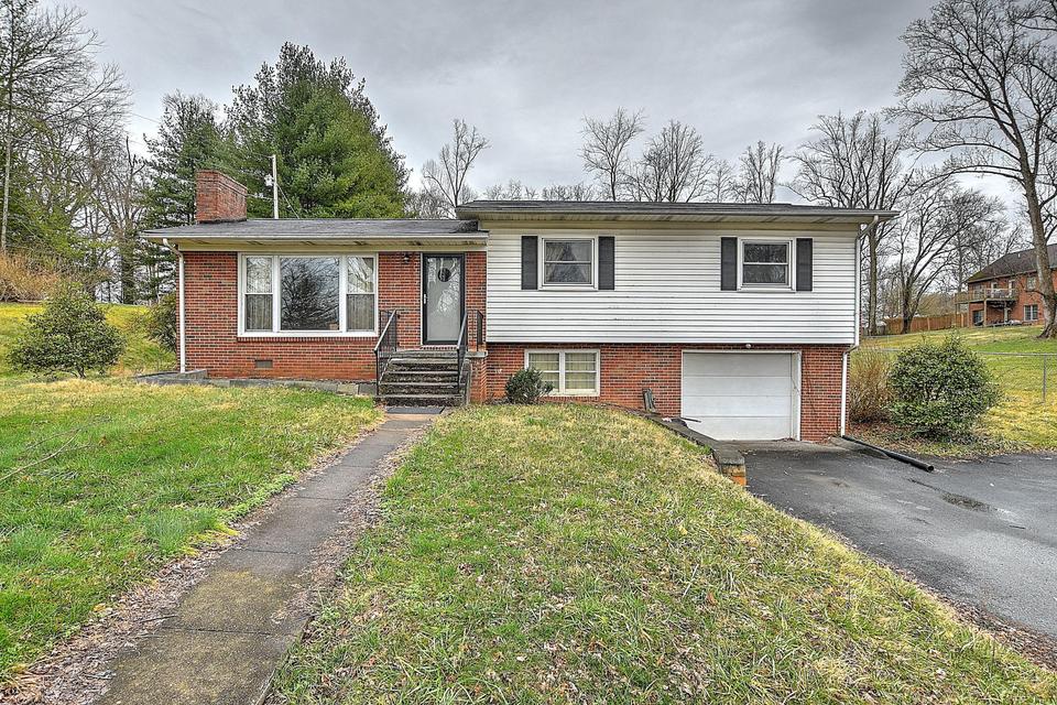 3011 W Walnut St, Johnson City, TN 37604 Movoto