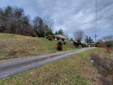 102 Pitt Road Spruce Pine Nc 28777, Spruce Pine, NC 28777 photo 3