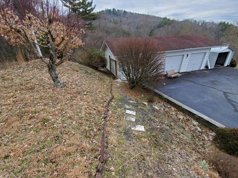 102 Pitt Road Spruce Pine Nc 28777, Spruce Pine, NC 28777 photo 6