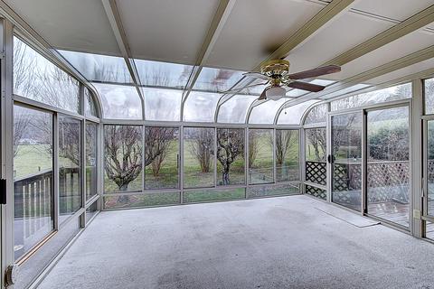 210 Greenbriar Drive Hampton Tn 37658, Hampton, TN 37658 photo 18