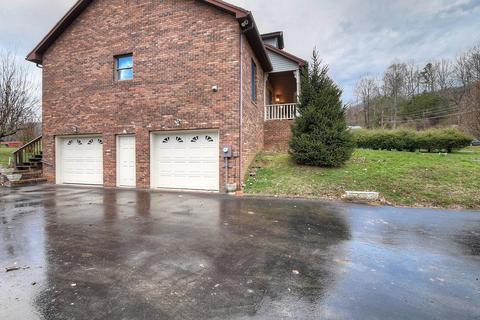 210 Greenbriar Drive Hampton Tn 37658, Hampton, TN 37658 photo 5