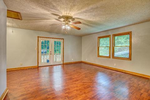 1019 Highway 321 Hampton Tn 37658, Hampton, TN 37658 photo 10