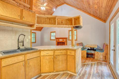 1019 Highway 321 Hampton Tn 37658, Hampton, TN 37658 photo 7