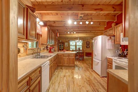 413 Doe Trail Hampton Tn 37658, Hampton, TN 37658 photo 7