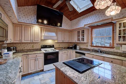 327 Falls Road Hampton Tn 37658, Hampton, TN 37658 photo 10