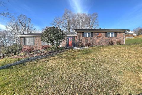 334 N Pinecrest Ln, Bristol, VA 24201 photo 1