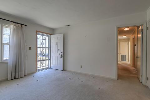 302 E Grove Street Greeneville Tn 37745, Greeneville, TN 37745 photo 2