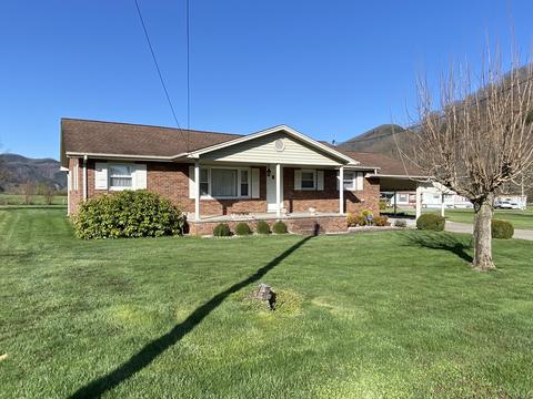 111 Tilson Avenue Hampton Tn 37658, Hampton, TN 37658 photo 2