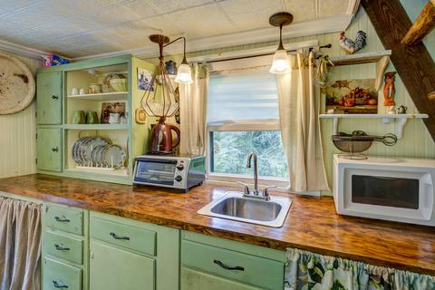 1043 Simerly Creek Road Hampton Tn 37658, Hampton, TN 37658 photo 11