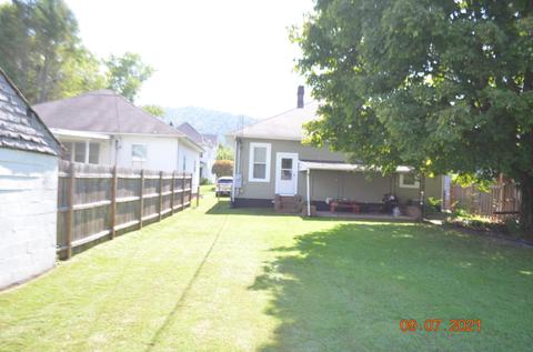 415 Clinchfield Avenue Erwin Tn 37650, Erwin, TN 37650 photo 2