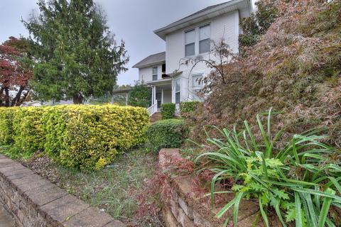 206 2nd Street Street Erwin Tn 37650, Erwin, TN 37650 photo 4