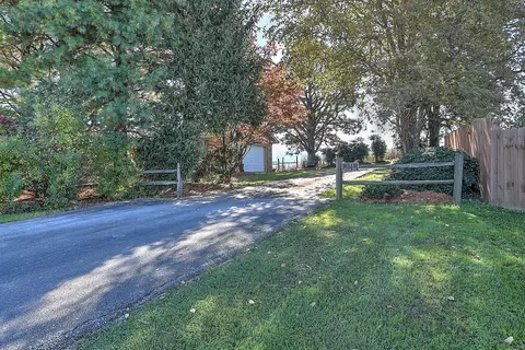 151 White Road Greeneville Tn 37745, Greeneville, TN 37745 photo 2