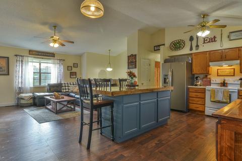 215 Springview Drive Johnson City Tn 37615, Johnson City, TN 37615 photo 8