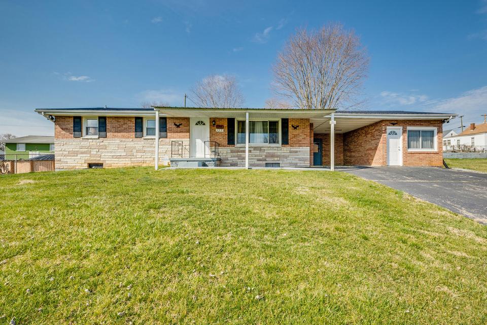 3233 Bloomingdale Rd, Kingsport, TN 37660 60 Photos MLS 9934698
