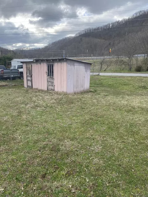 140 Little Lane Erwin Tn 37650, Erwin, TN 37650 photo 2