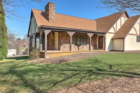 307 Ivanhoe Drive Johnson City Tn 37601, Johnson City, TN 37601 photo 5