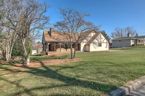 307 Ivanhoe Drive Johnson City Tn 37601, Johnson City, TN 37601 photo 4