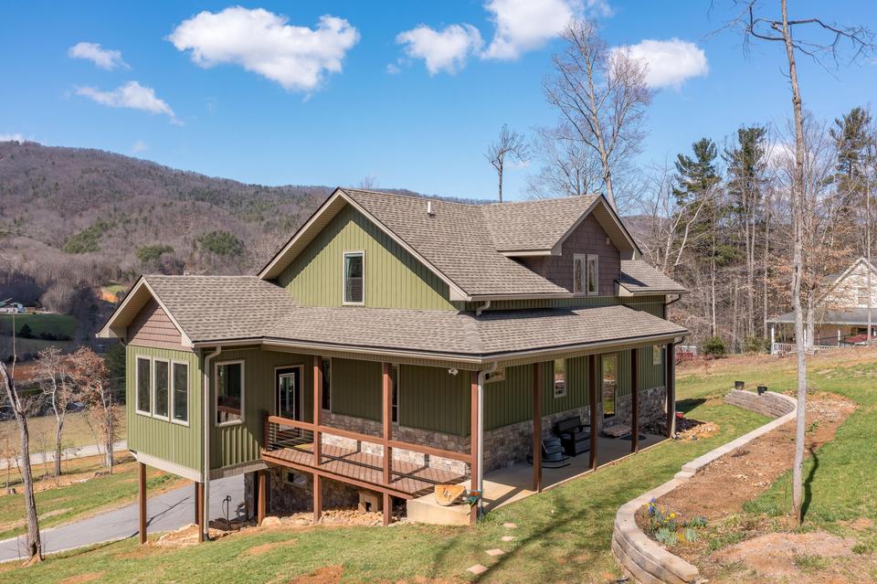 141 Pine Hill Rd, Unicoi, TN 37692 87 Photos MLS 9935129 Movoto