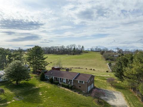 1323 Suncrest Drive Gray Tn 37615, Gray, TN 37615 photo 2
